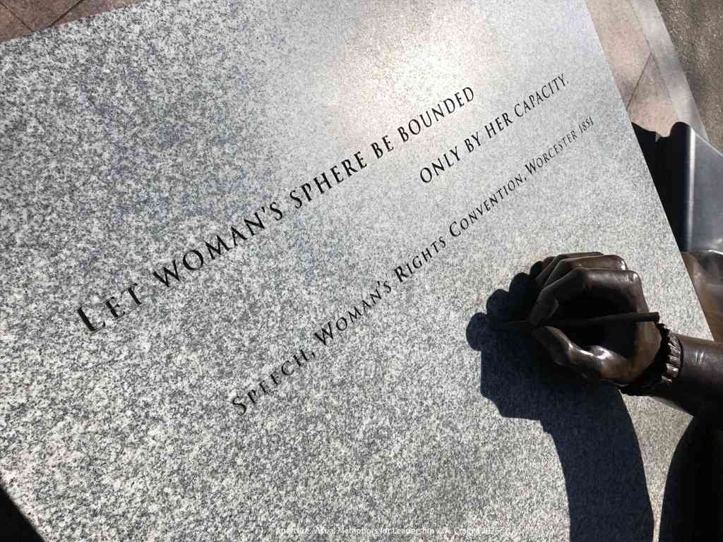 Womens Monument Boston USA 2022